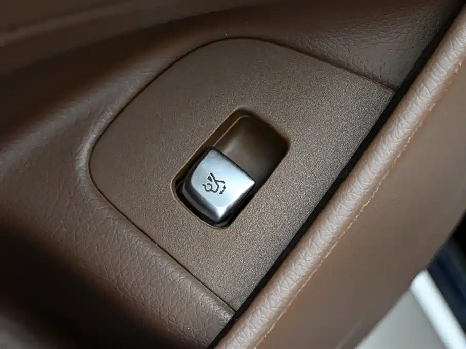Mercedes-Benz E-Class 2023 facelift E 300 L luxury model купить на сайте DeffCars