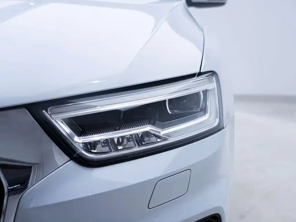 Audi Q3 2018 30 TFSI Fashionable Collection Edition купить на сайте DeffCars