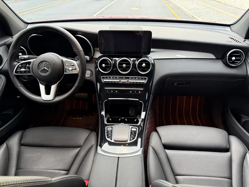 Mercedes-Benz GLC Coupe 2021 GLC 260 4MATIC Coupe SUV купить на сайте DeffCars
