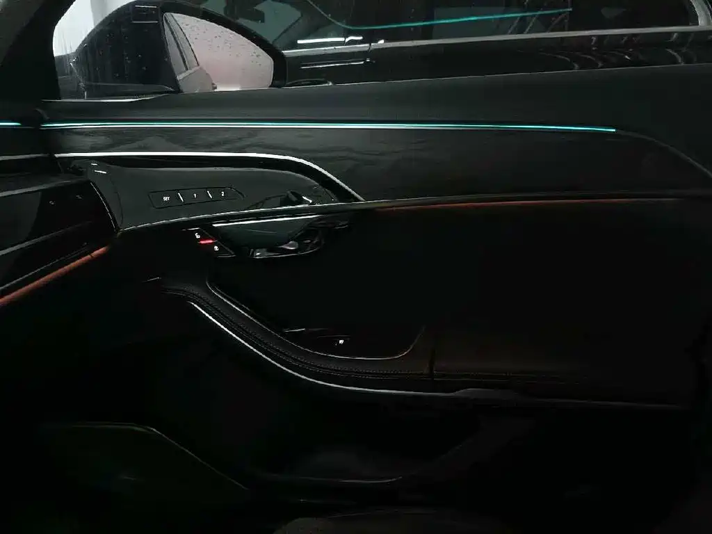 Audi A8 2023 A8L 50 TFSI quattro Premium Selection купить на сайте DeffCars