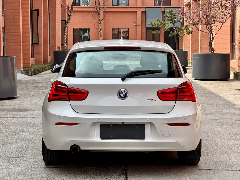 BMW 1 Series imported 2016 118i leading model купить на сайте DeffCars