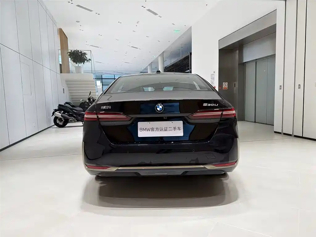 BMW 5 Series 2024 530Li Exclusive Luxury Package купить на сайте DeffCars