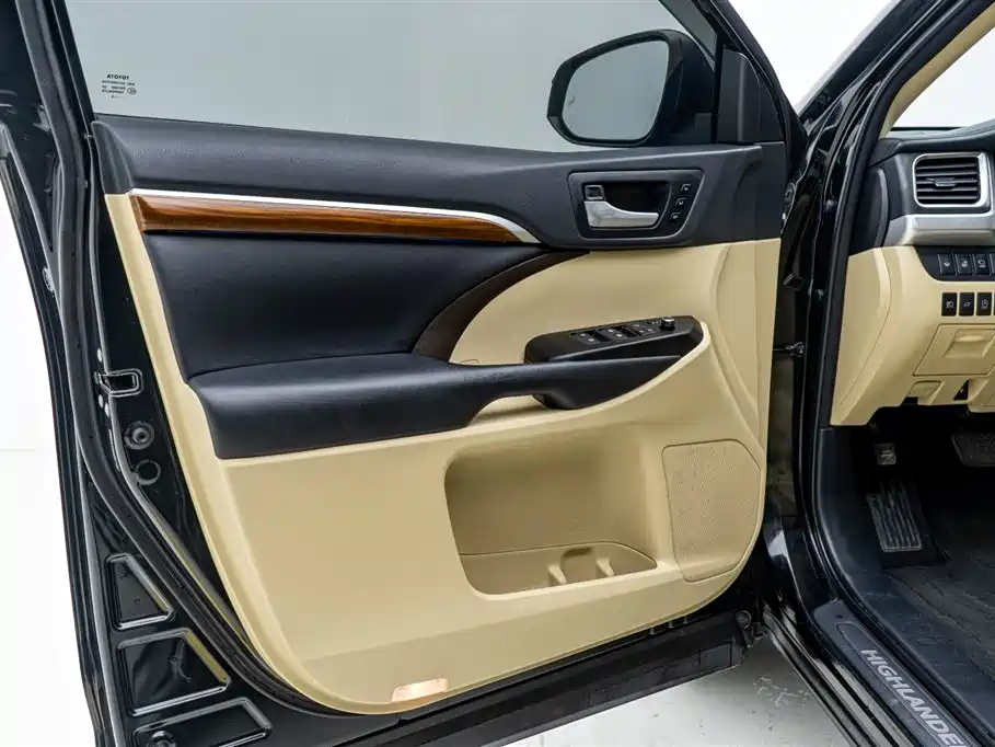 Highlander 2018 2.0T four-wheel drive extreme version, 7 seats, National V купить на сайте DeffCars