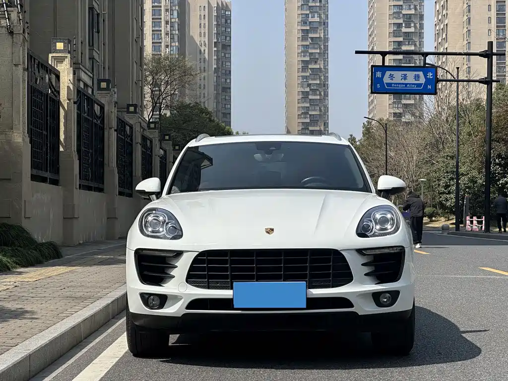 Macan 2017 Macan 2.0T купить на сайте DeffCars