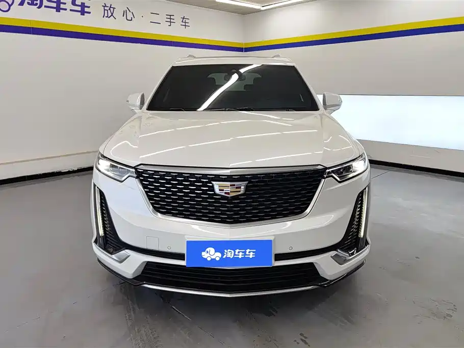Cadillac XT6 2022 2.0T six-seat two-wheel drive luxury model купить на сайте DeffCars