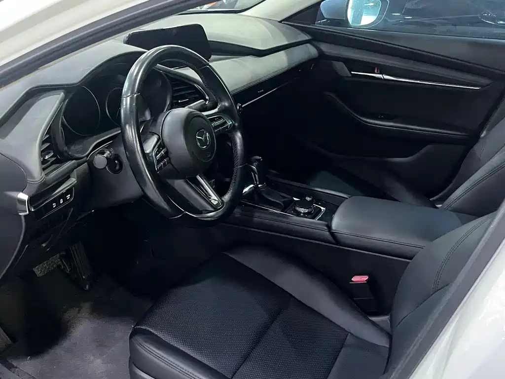 Mazda3 Angkesela 2021 2.0L Automatic Premium Edition купить на сайте DeffCars