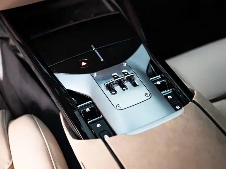Purosangue 2023 6.5L V12 купить на сайте DeffCars
