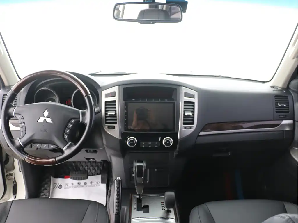 Pajero imported 2020 3.0L automatic luxury off-road version купить на сайте DeffCars