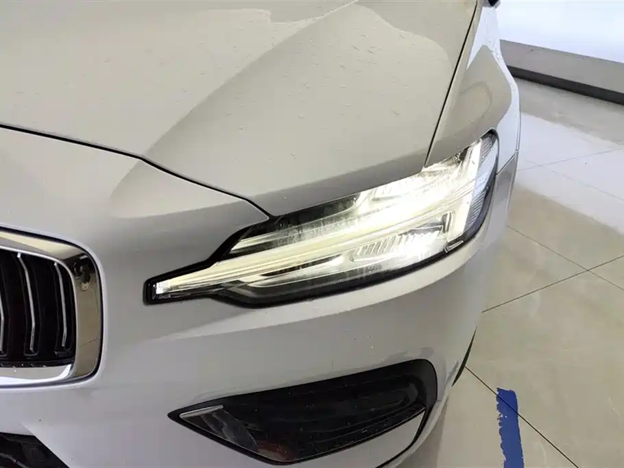Volvo S60 2025 B4 Zhiyi Luxury Edition купить на сайте DeffCars