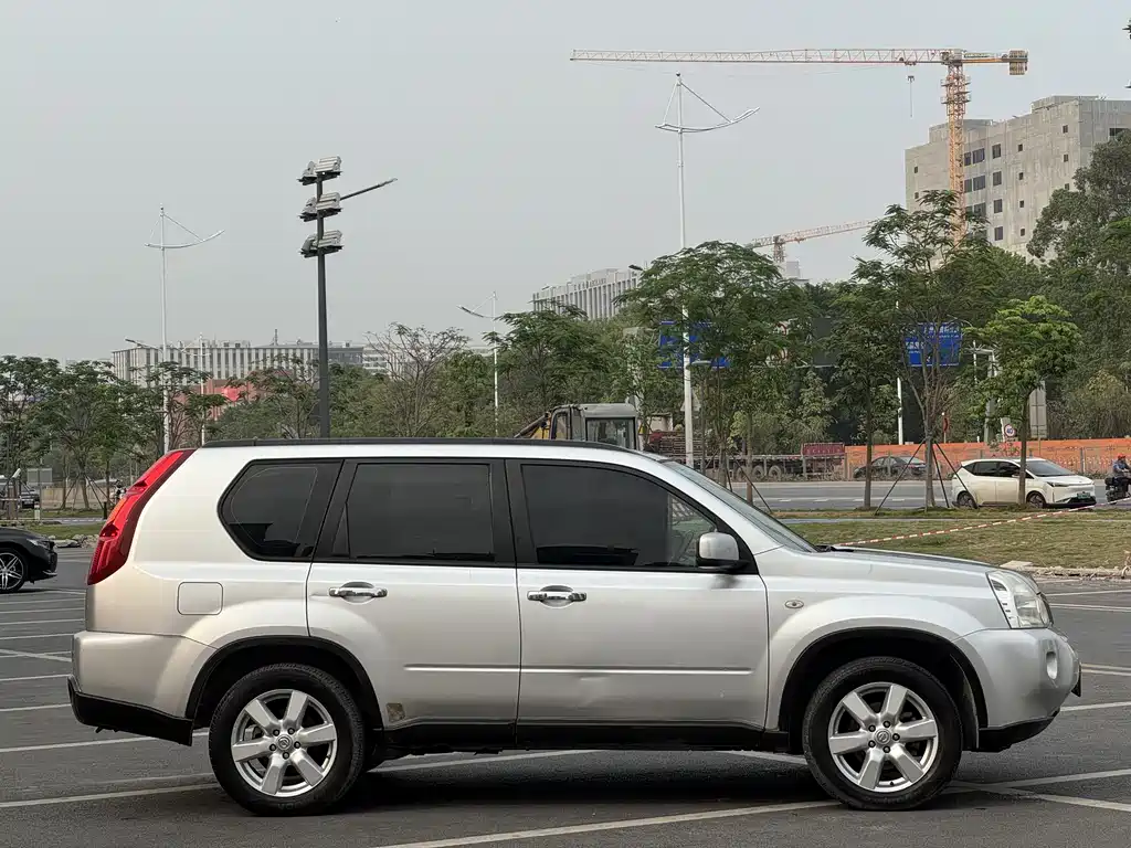 X-Trail 2010 2.5L Manual Deluxe Edition 4WD купить на сайте DeffCars