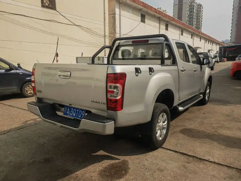 RE-MAX 2023 2.5T diesel manual two-wheel drive heroic version long axis купить на сайте DeffCars