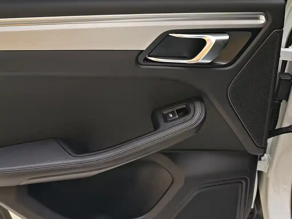 Macan 2018 Macan 2.0T купить на сайте DeffCars