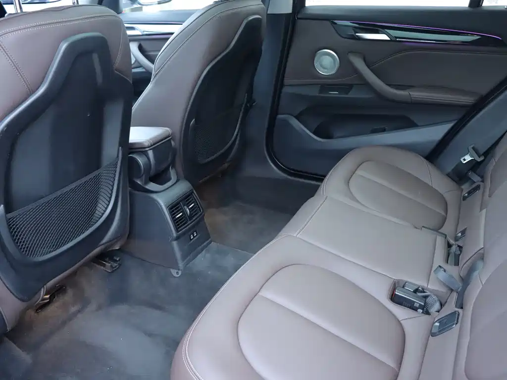 BMW X1 2021 sDrive20Li Exclusive Model купить на сайте DeffCars