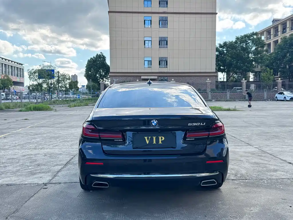 BMW 5 Series 2023 530Li Leading Luxury Package купить на сайте DeffCars