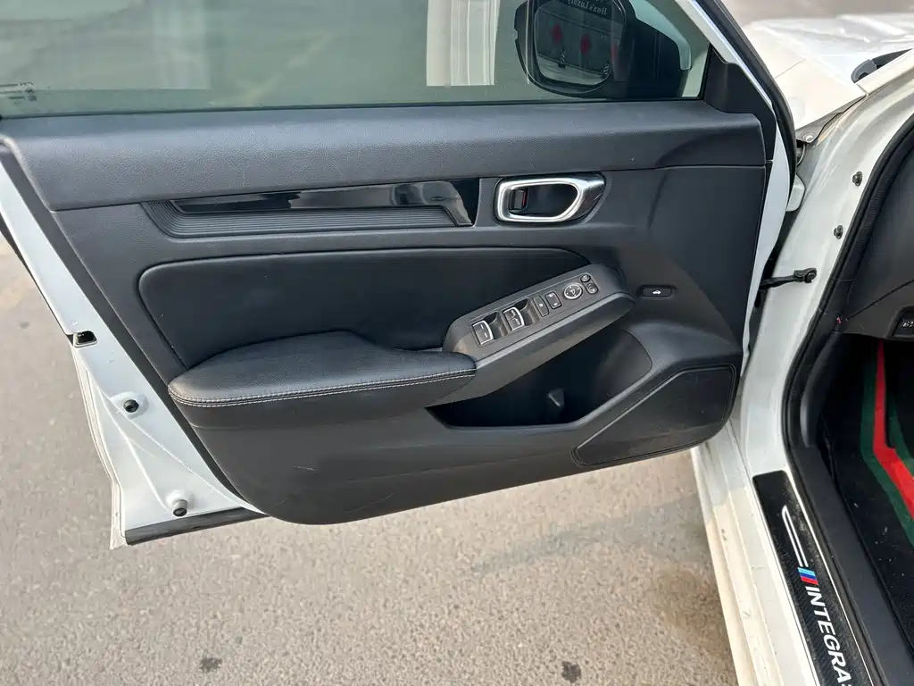 Model 2023 240TURBO CVT Leading Edition купить на сайте DeffCars