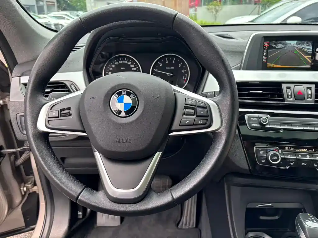 BMW X1 2016 sDrive18Li Exclusive Model купить на сайте DeffCars