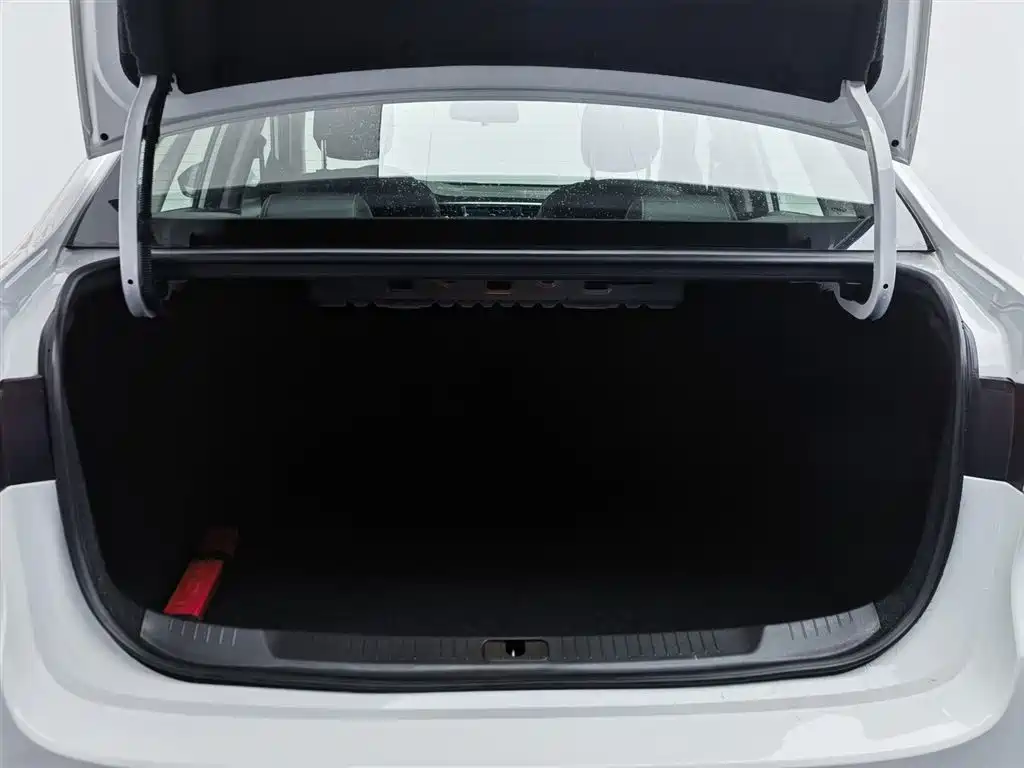 Yinglang 2021 model model 1.5L automatic elite model купить на сайте DeffCars