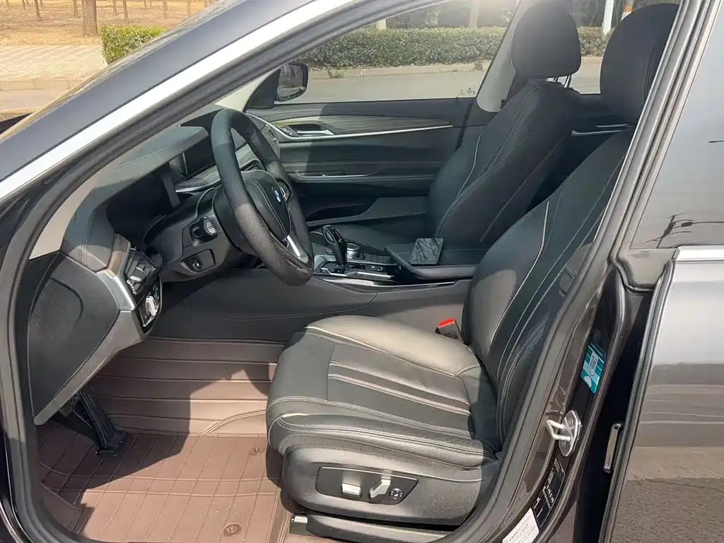 BMW 6 Series GT 2019 630i Luxury Design Package купить на сайте DeffCars