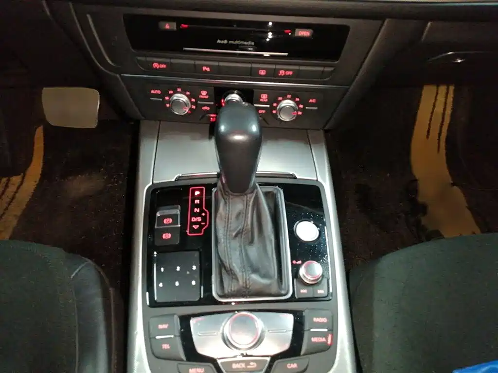 Audi A6L 2018 30th Anniversary Model 35 TFSI Fashion Model купить на сайте DeffCars
