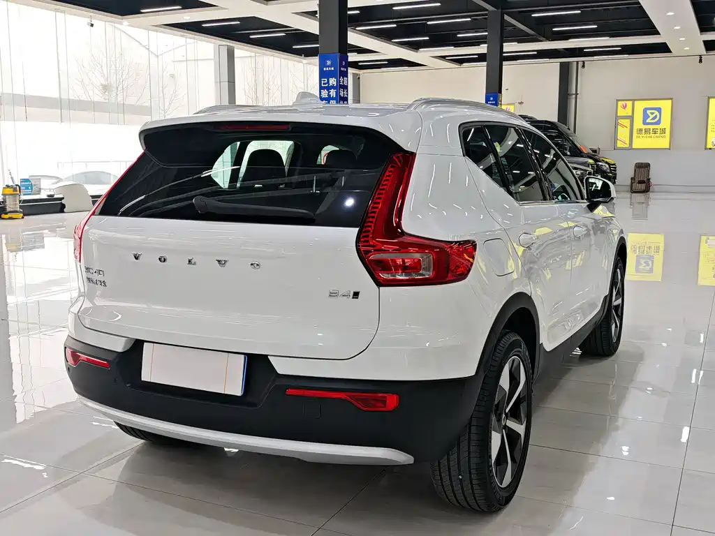 Volvo XC40 2024 B4 four-wheel drive Zhiyuan luxury version купить на сайте DeffCars