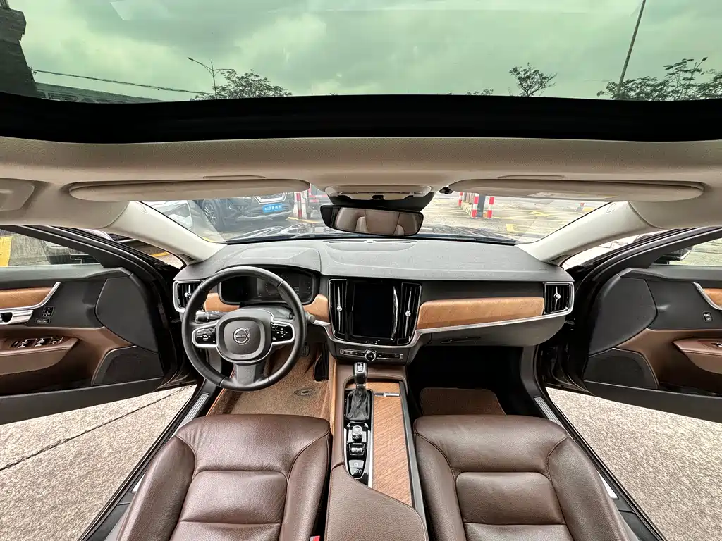 Volvo S90 2019 T5 Smart Edition купить на сайте DeffCars