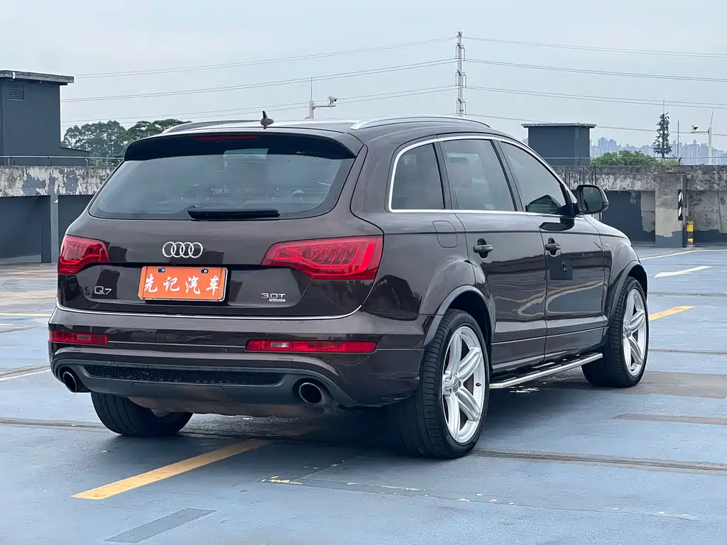 Audi Q7 2011 3.0 TFSI exclusive 245kW купить на сайте DeffCars