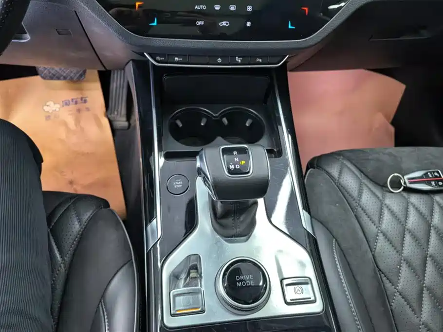 Hongqi HS5 2019 2.0T Zhilian Qixiang four-wheel drive version купить на сайте DeffCars