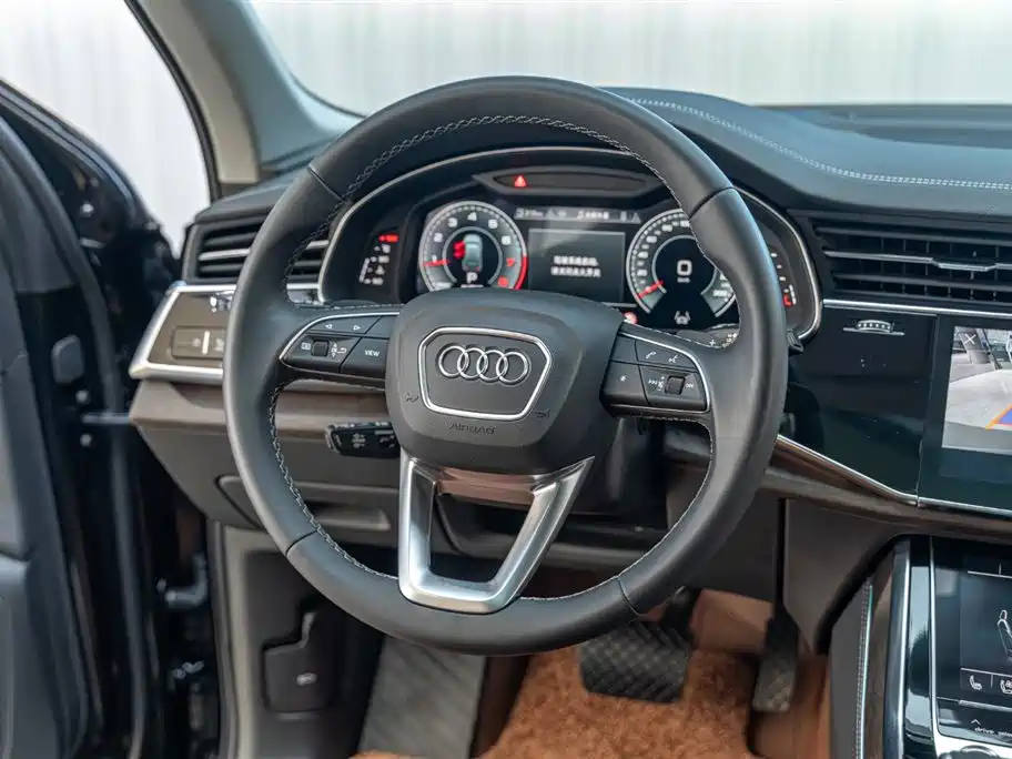 Audi Q7 2025 45 TFSI quattro S line Black Warrior купить на сайте DeffCars