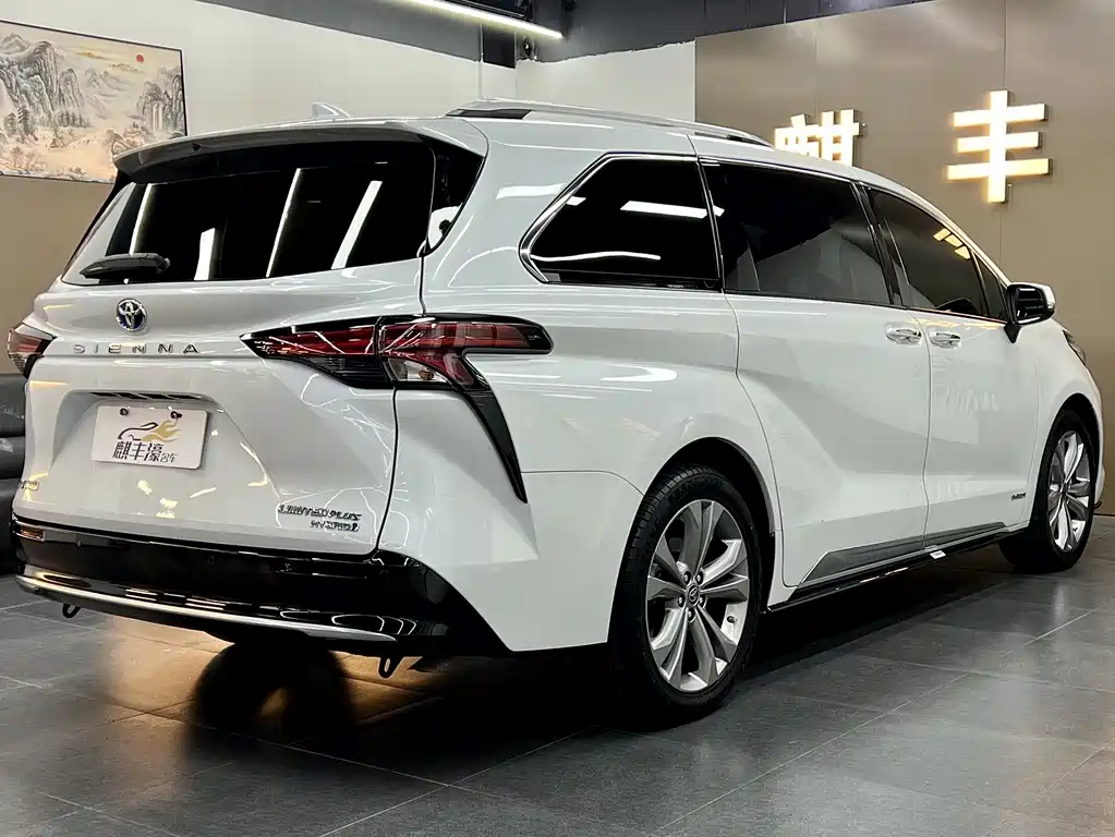 SIENNA 2021 2.5L Hybrid Extreme Edition купить на сайте DeffCars