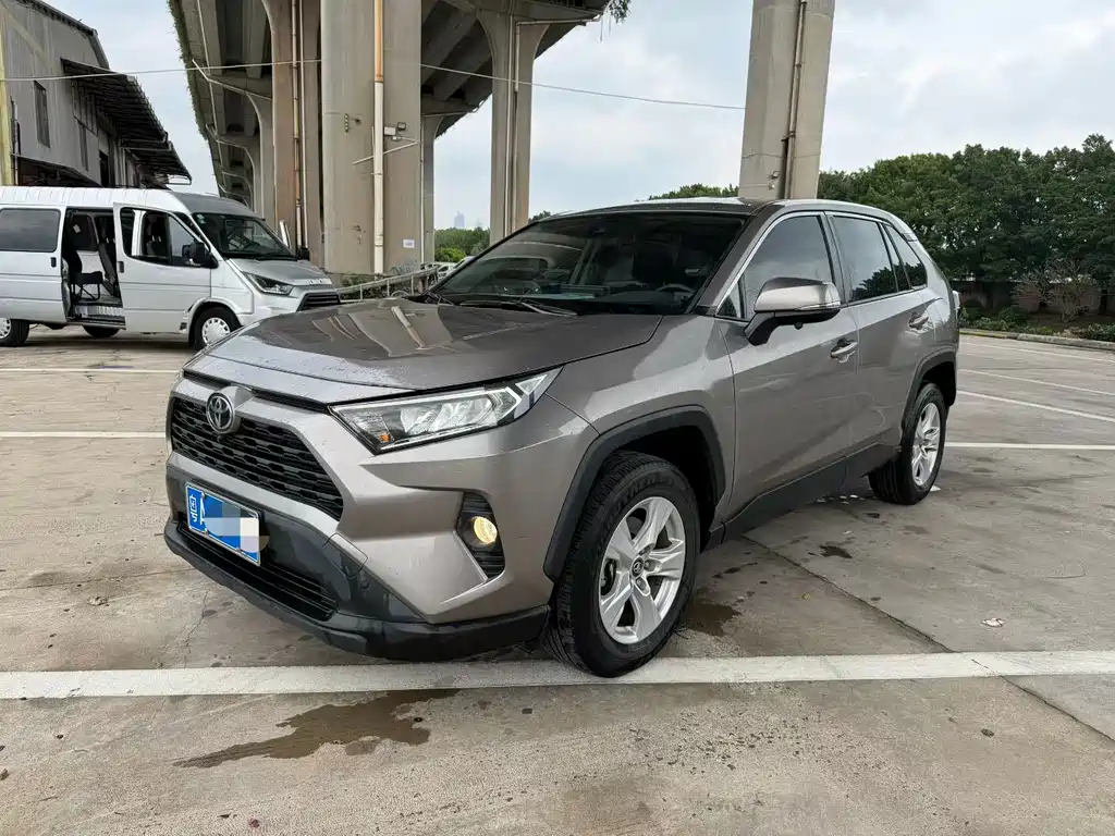 RAV4 Rongfang 2022 2.0L CVT two-wheel drive fashion version купить на сайте DeffCars