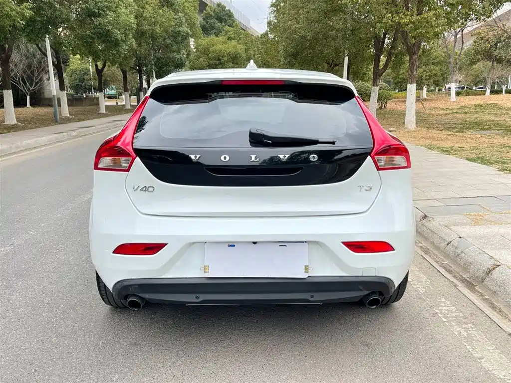 Volvo V40 2016 T3 Zhiya Edition купить на сайте DeffCars