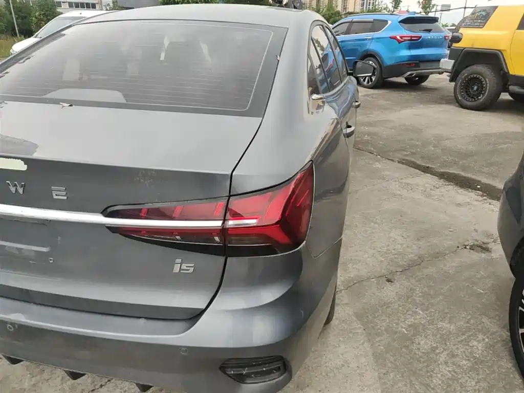 Roewe i5 2021 facelift 1.5L CVT diamond version купить на сайте DeffCars