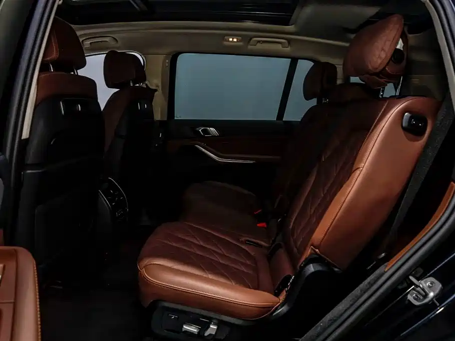 BMW X7 2023 xDrive40i Leading Luxury Package купить на сайте DeffCars
