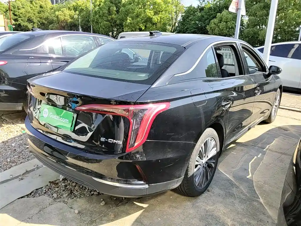 Hongqi E-QM5 2022 431km Charging Enjoyment Edition купить на сайте DeffCars