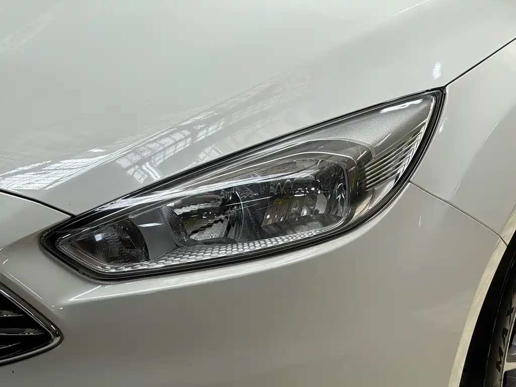 Focus 2015 Sedan EcoBoost 180 Automatic Elite купить на сайте DeffCars
