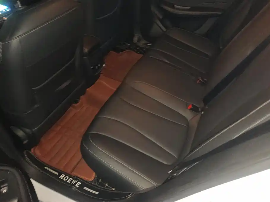 Roewe i5 2019 1.5L manual 4G Internet leading version купить на сайте DeffCars
