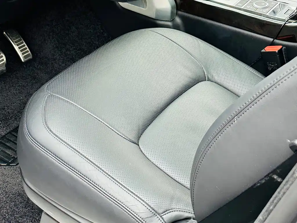 Range Rover 2021 3.0 L6 Legend Extended Classic Edition купить на сайте DeffCars