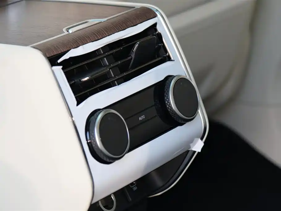 Range Rover 2023 3.0 L6 400PS Genesis Extended Edition купить на сайте DeffCars