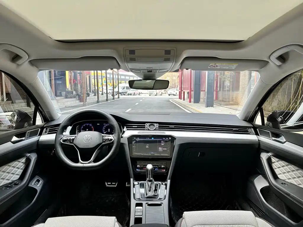 Magotan 2023 2 million commemorative edition 330TSI DSG luxury model купить на сайте DeffCars