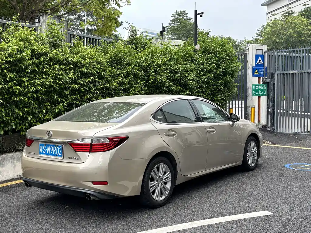 Lexus ES 2013 250 Elegant Edition купить на сайте DeffCars
