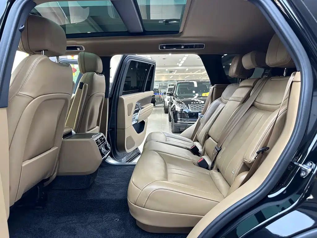 Range Rover 2025 3.0 L6 400PS Extended Edition купить на сайте DeffCars