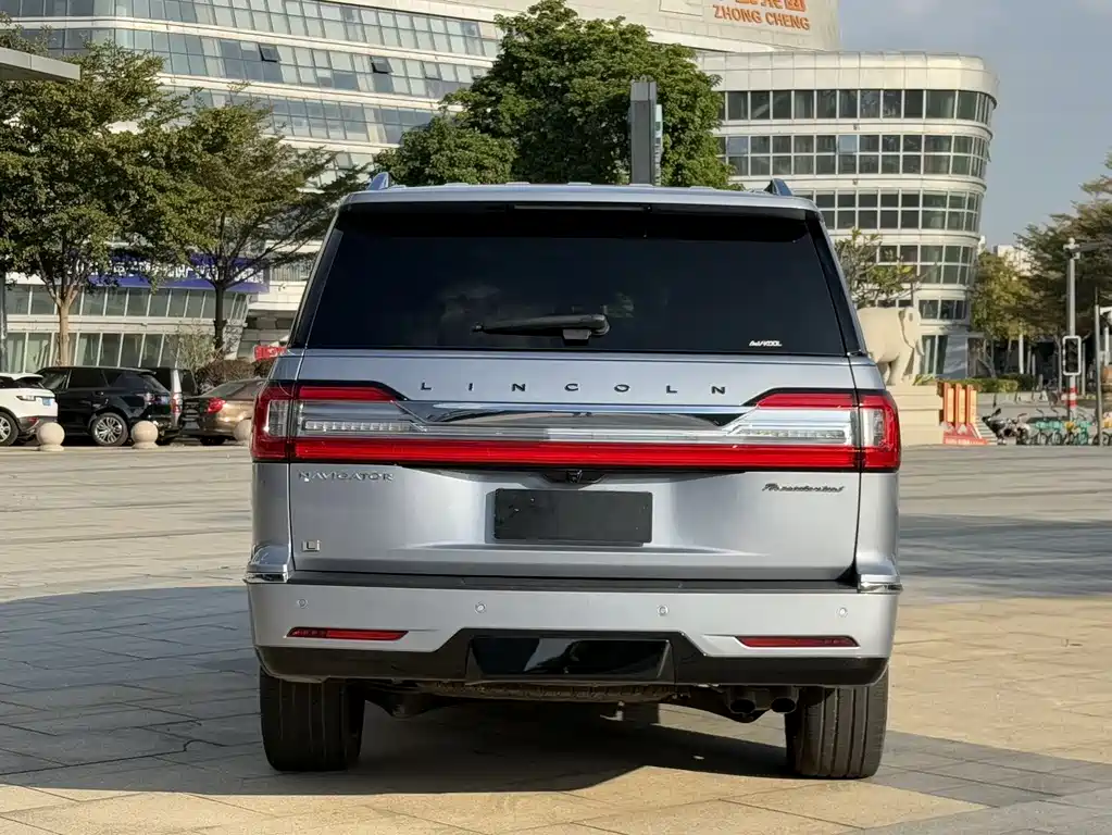 Navigator 2020 3.5T Long Axis Presidential Edition купить на сайте DeffCars