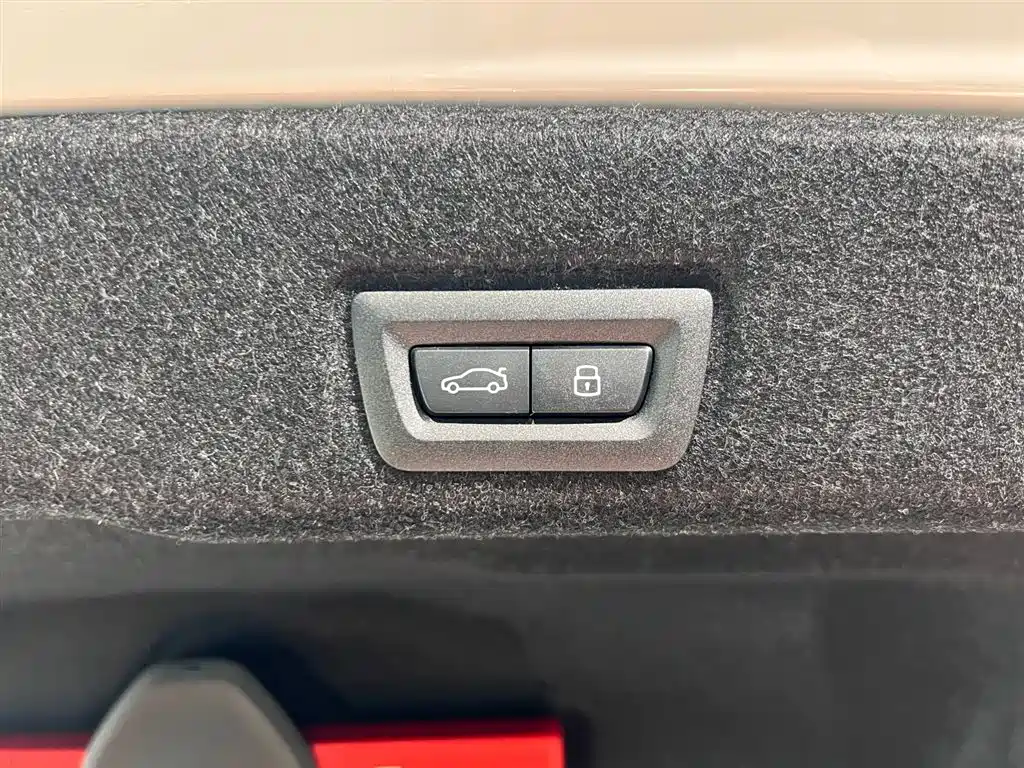 BMW 5 Series 2025 530Li Leading M Sports Package купить на сайте DeffCars