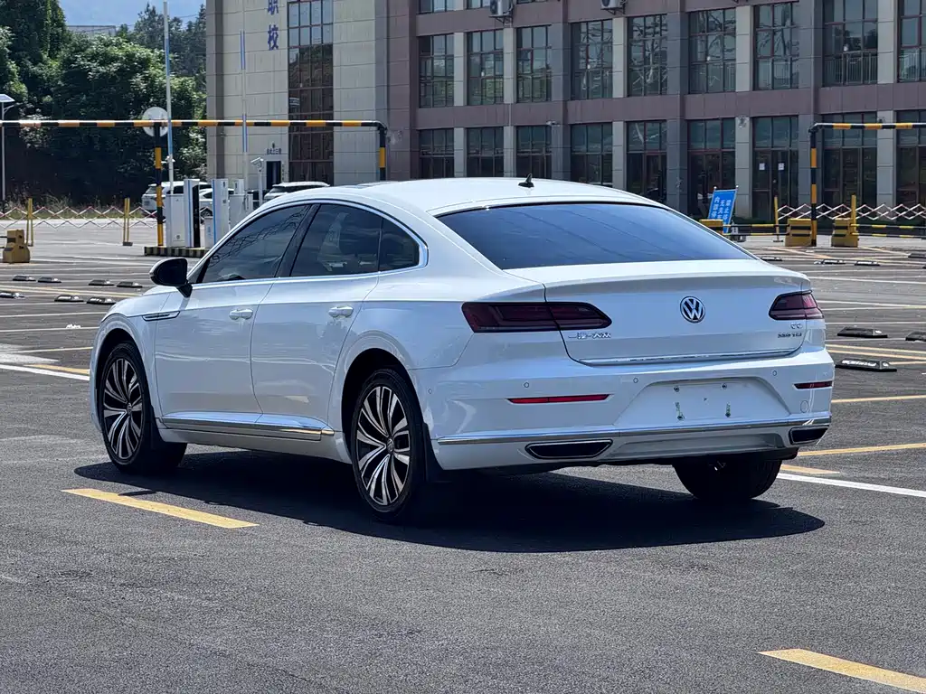 FAW-Volkswagen CC 2020 330TSI Charming Edition National VI купить на сайте DeffCars