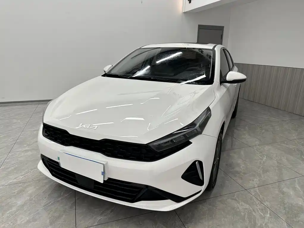 Kia K3 2023 1.5L CVT Deluxe Edition купить на сайте DeffCars