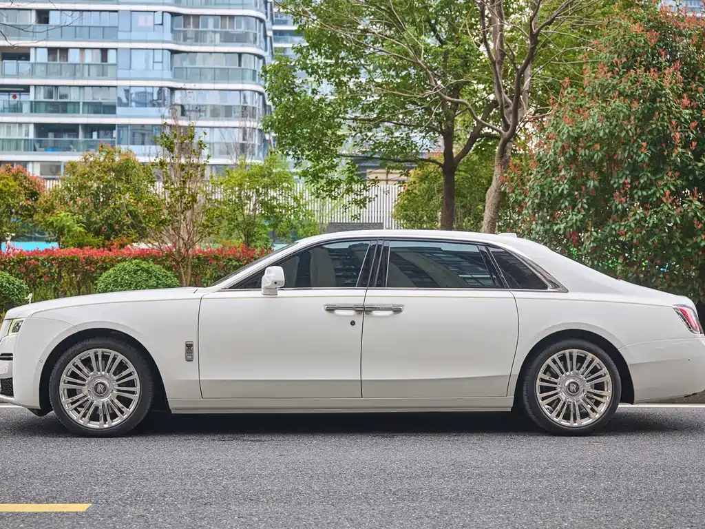 Ghost 2021 6.7T long wheelbase version купить на сайте DeffCars