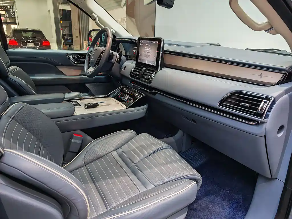 Navigator 2020 3.5T President Series купить на сайте DeffCars