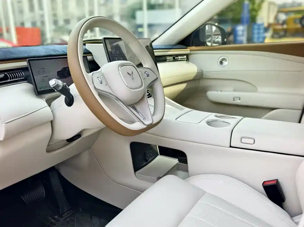 Lantu FREE 2025 FREE+ rear-wheel drive Qiankun version купить на сайте DeffCars