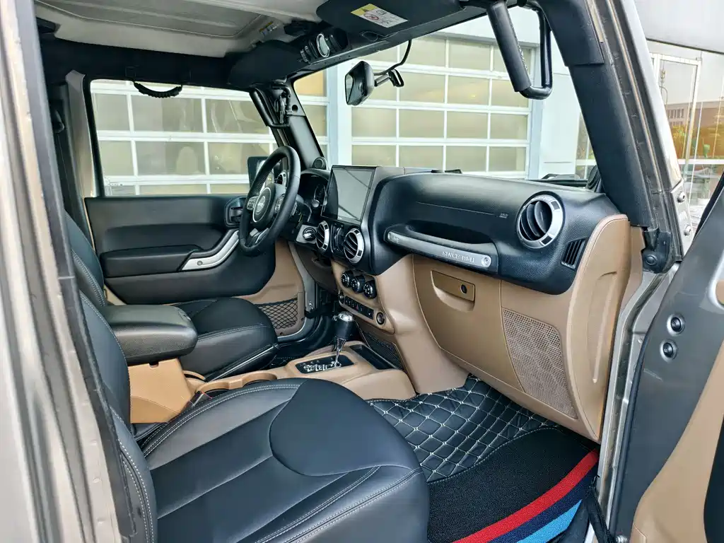 Wrangler 2013 3.6L Rubicon four-door version купить на сайте DeffCars