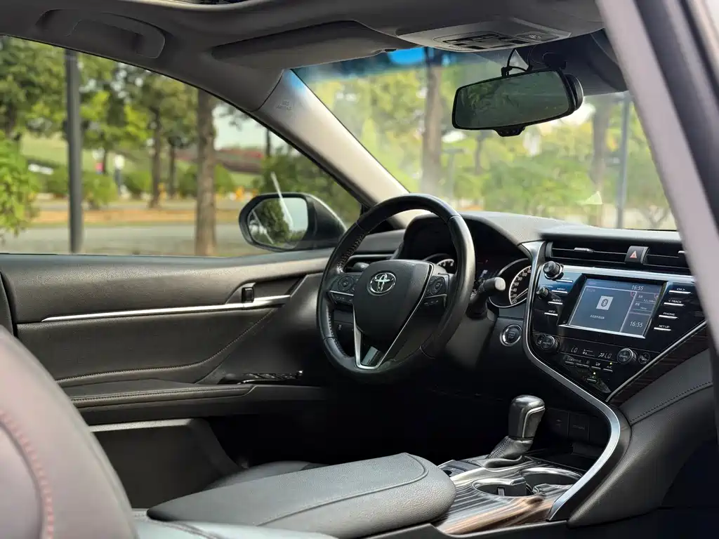 Camry 2018 2.0G Deluxe Edition купить на сайте DeffCars